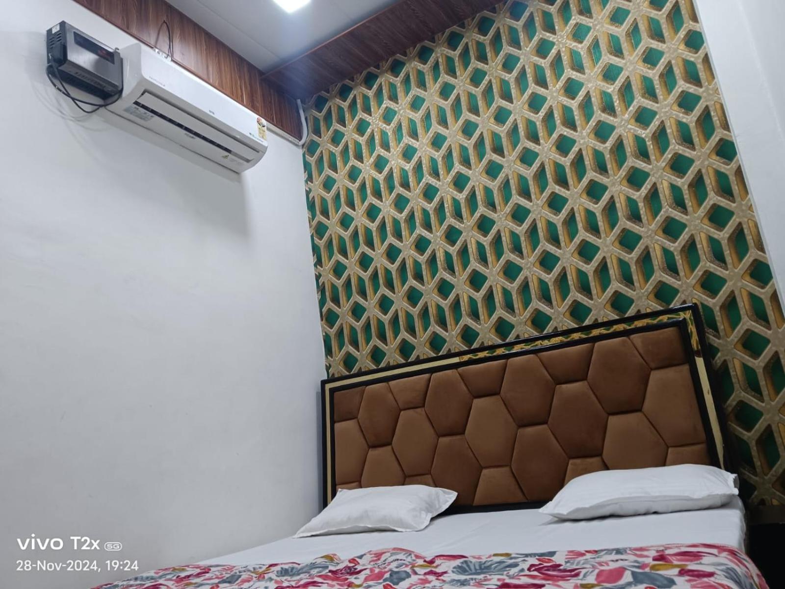 Hotel Hari Krishnam Residency Mathura Exterior foto